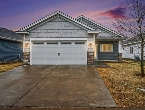 Townhouse For Sale - 825 Golden Way<br/> Isanti County, Isanti, MN 55040