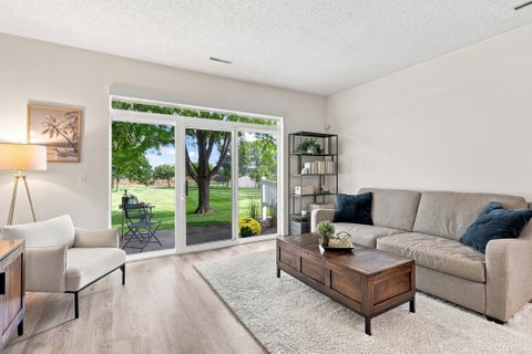 Townhouse For Sale - 789 Providence Drive<br/> Shakopee, MN 55379