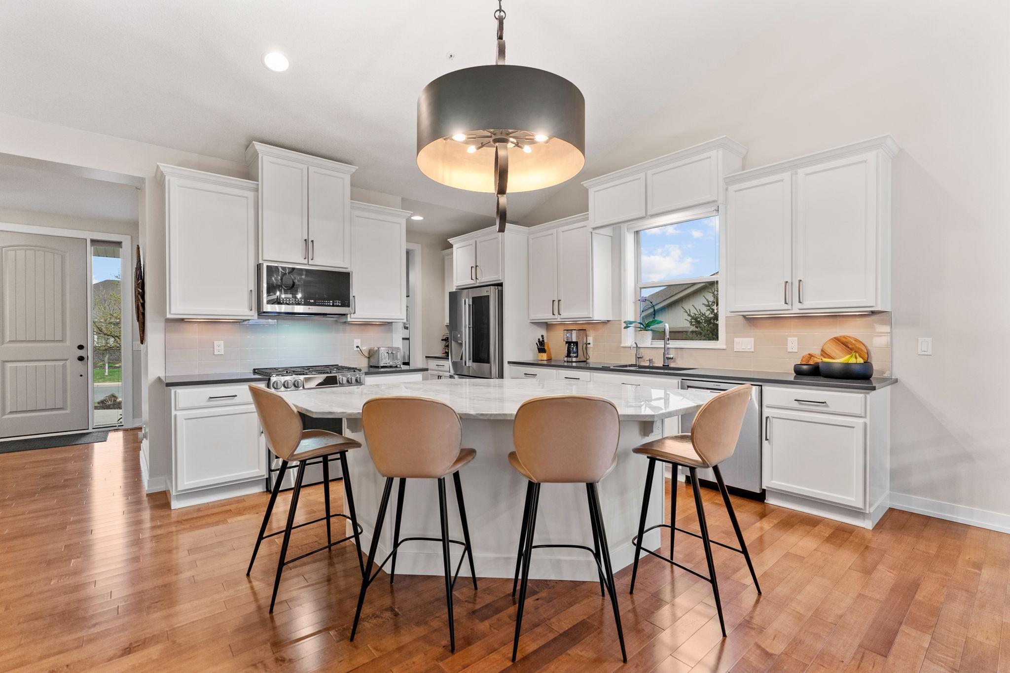 10780 Lyndale Bluffs Trail, Minneapolis, Minnesota image 16