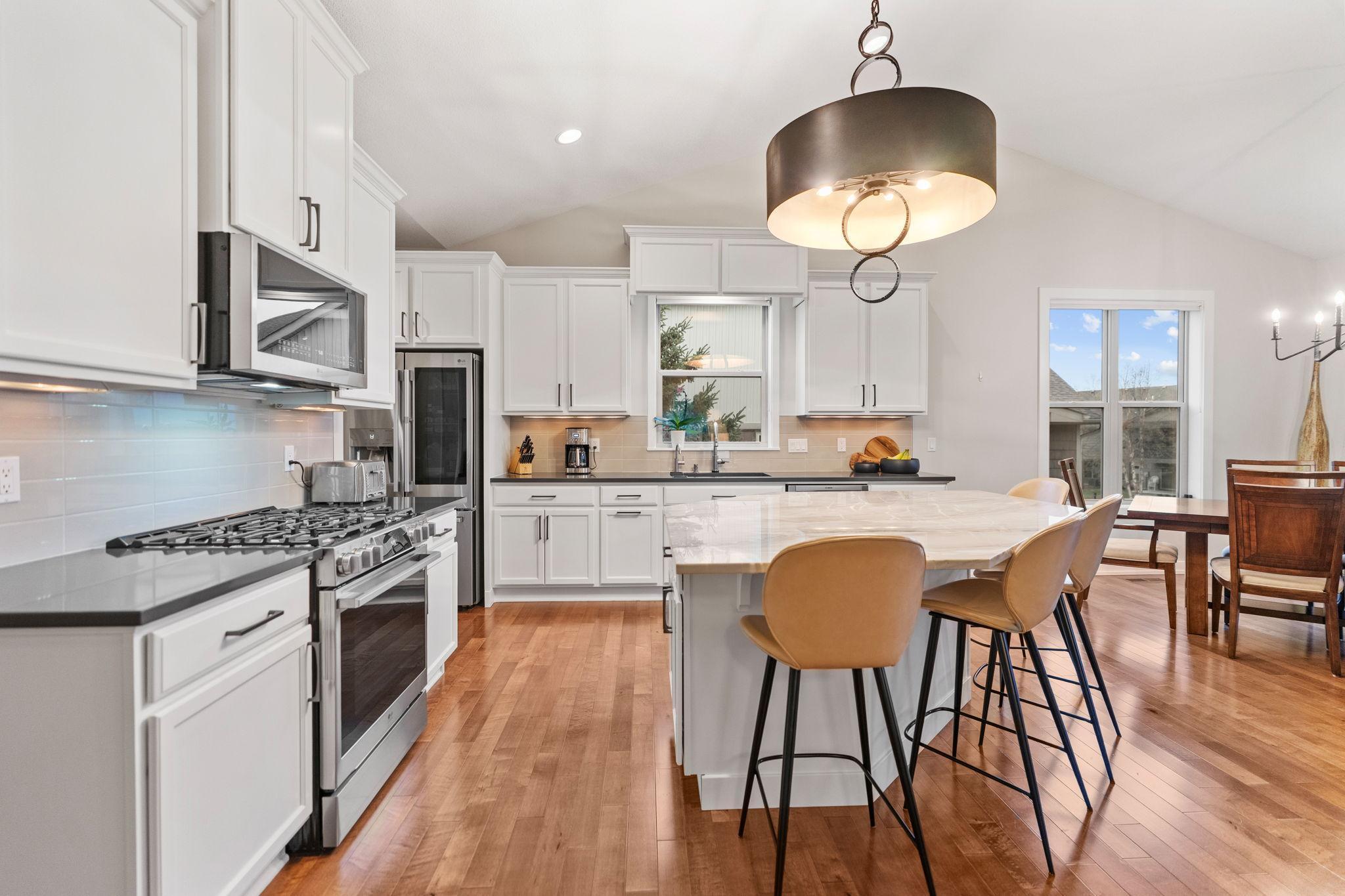 10780 Lyndale Bluffs Trail, Minneapolis, Minnesota image 15