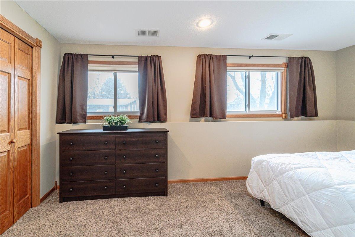 12301 Michelle Circle, Burnsville, Minnesota image 25