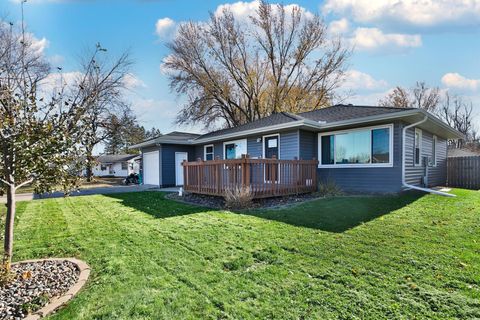 Homes For Sale - 733 E Academy Street<br/> Owatonna, MN 55060