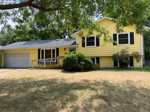 Homes For Sale - 8401 79th Street<br/> Washington County, Cottage Grove, MN 55016