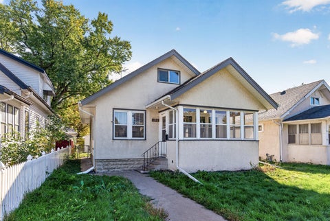 Homes For Sale - 1190 Magnolia Avenue<br/> Saint Paul, MN 55106