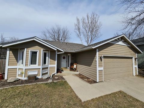 Homes For Sale - 2433 60th Street<br/> Rochester, MN 55901