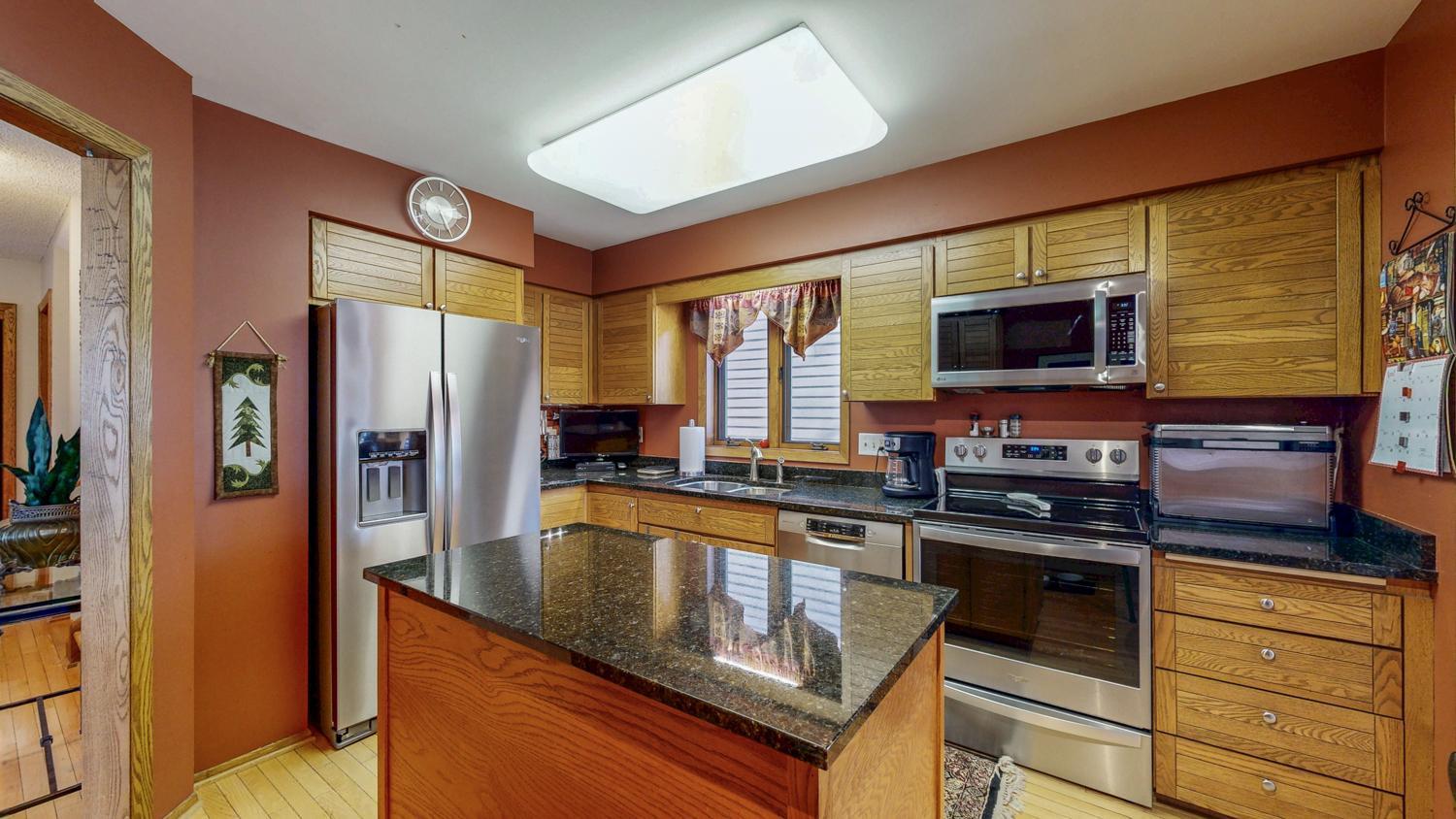 742 Northern Hills Drive, Rochester, Minnesota image 17