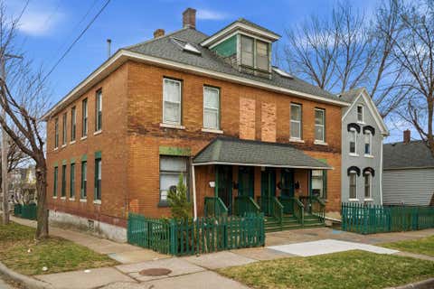 Multifamily For Sale - 686 Virginia Street<br/> Ramsey County, Saint Paul, MN 55103