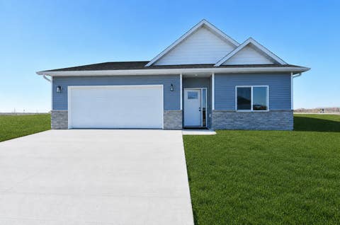 Homes For Sale - 6715 Deer Creek Loop<br/> Horace, ND 58047