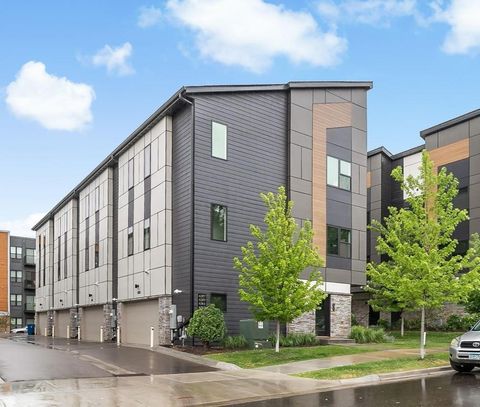 Townhouse For Sale - 6357 16th Avenue<br/> Hennepin County, Minneapolis, MN 55423