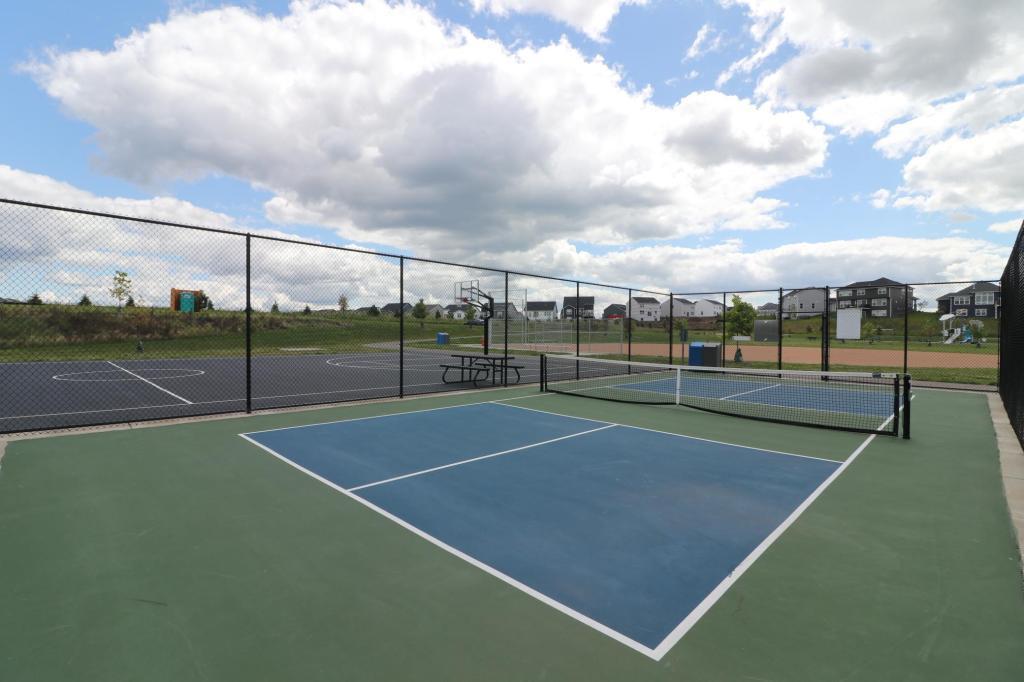 4806 Airlake Drive, Woodbury, Minnesota image 33