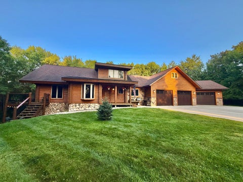 Homes For Sale - 130 Eastwood Drive<br/> Thief River Falls, MN 56701