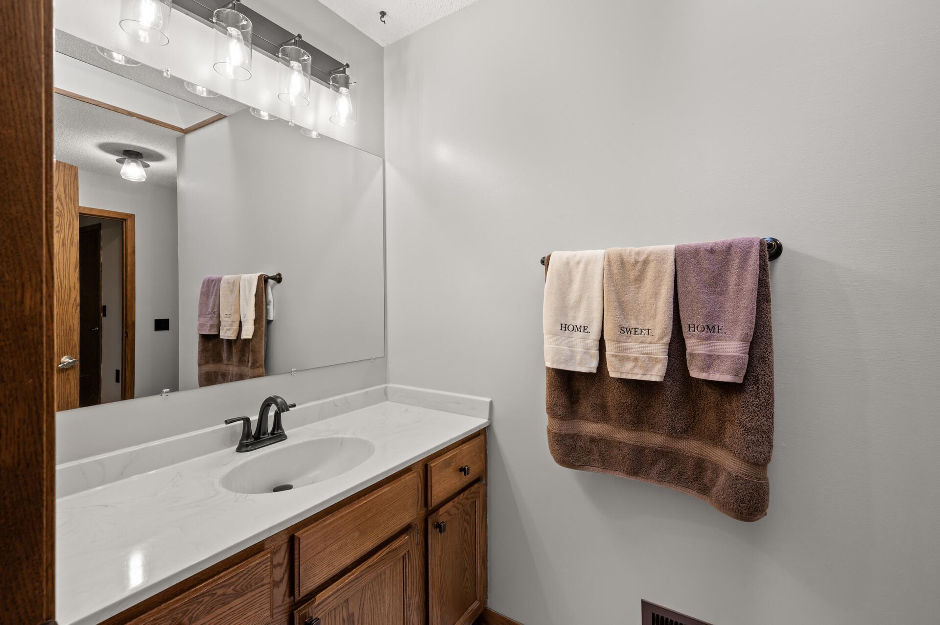 778 Sunset Drive, Eagan, Minnesota image 16