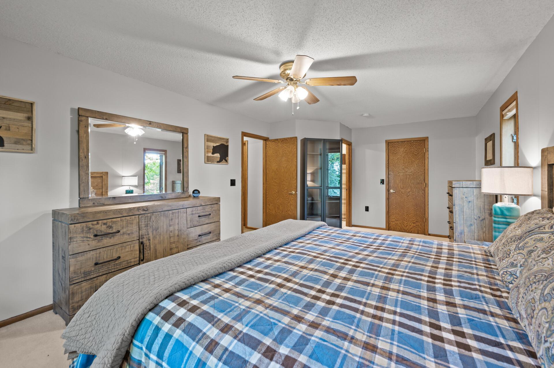 778 Sunset Drive, Eagan, Minnesota image 15