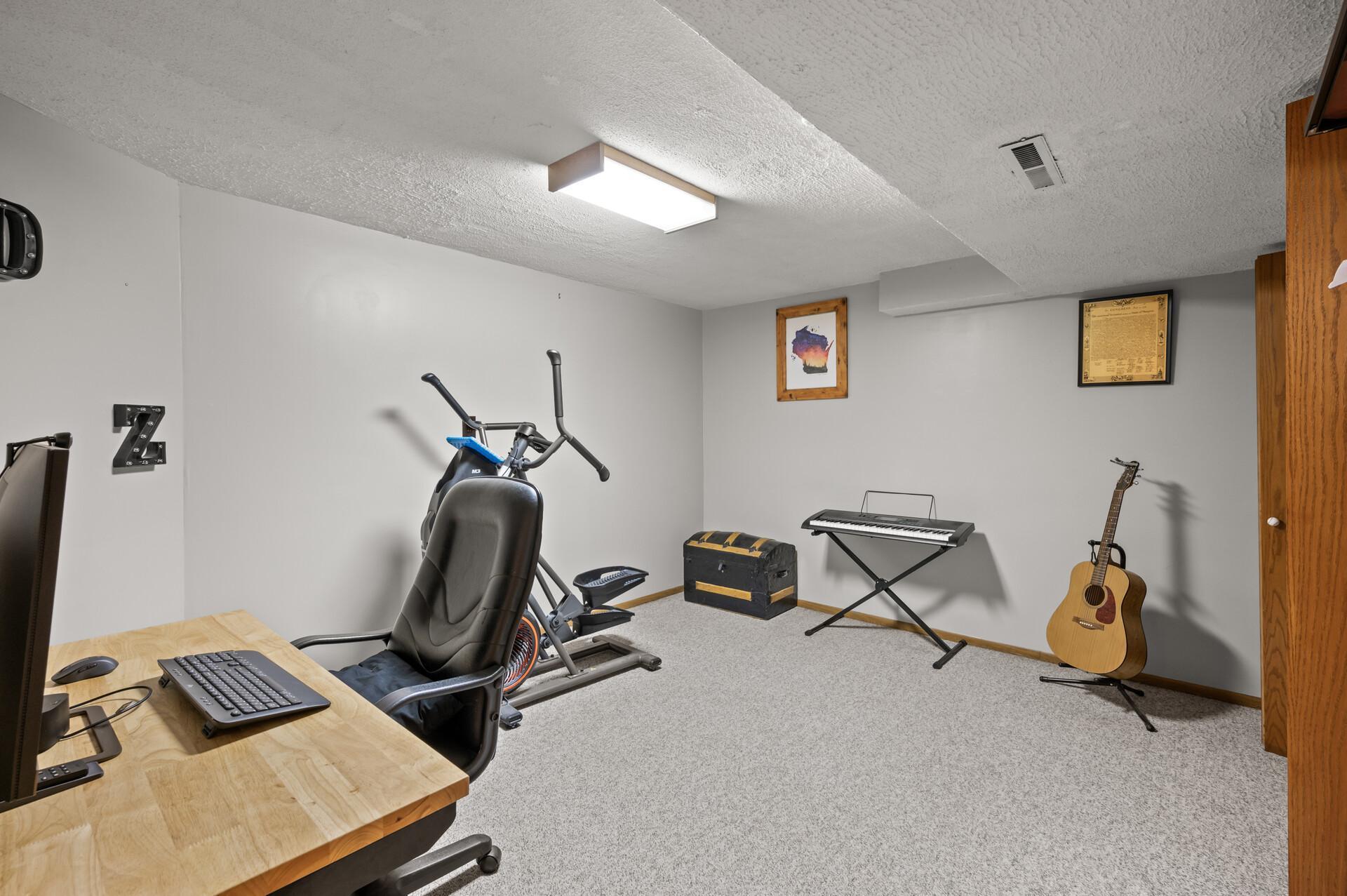 778 Sunset Drive, Eagan, Minnesota image 23