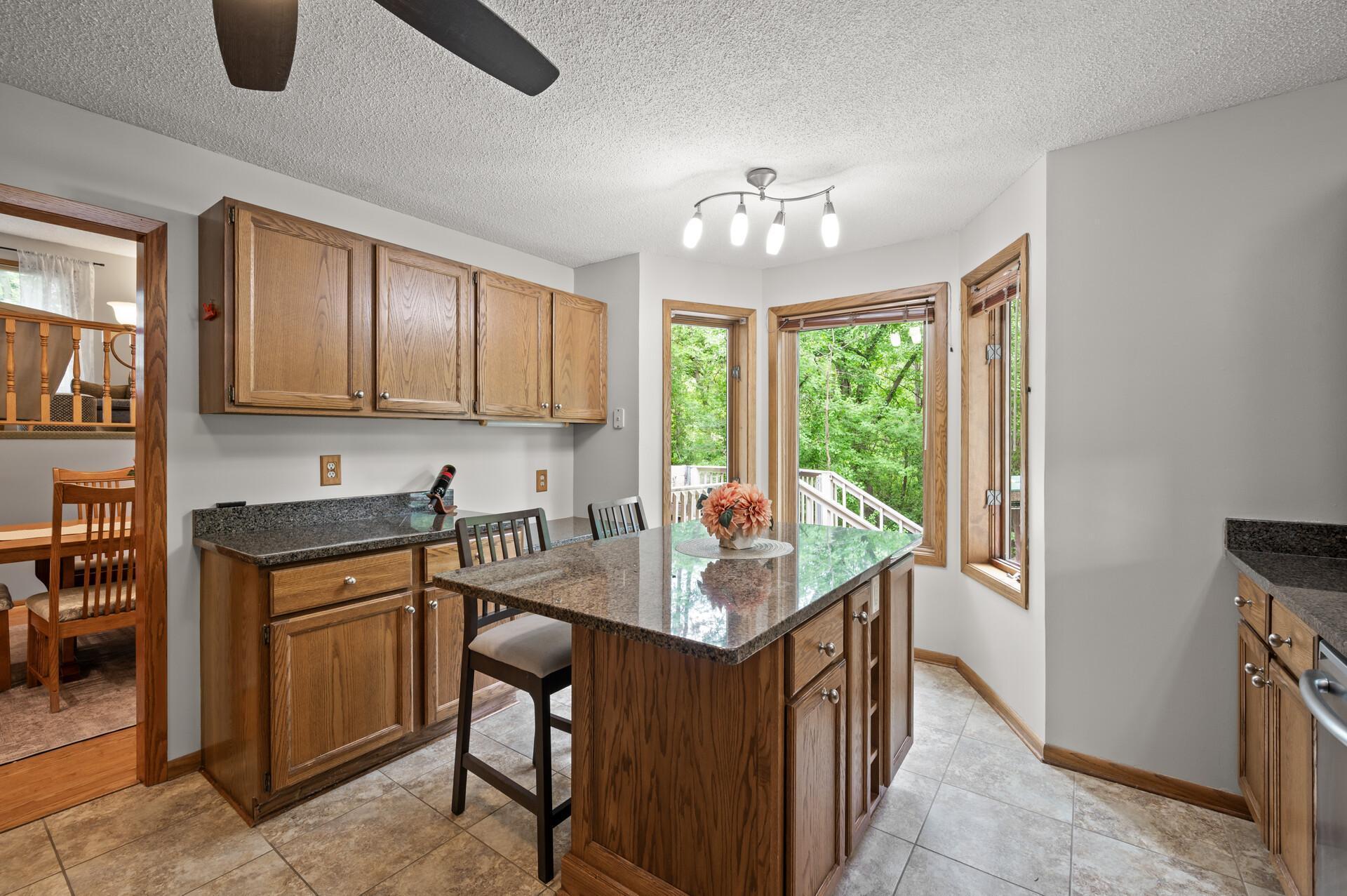 778 Sunset Drive, Eagan, Minnesota image 8