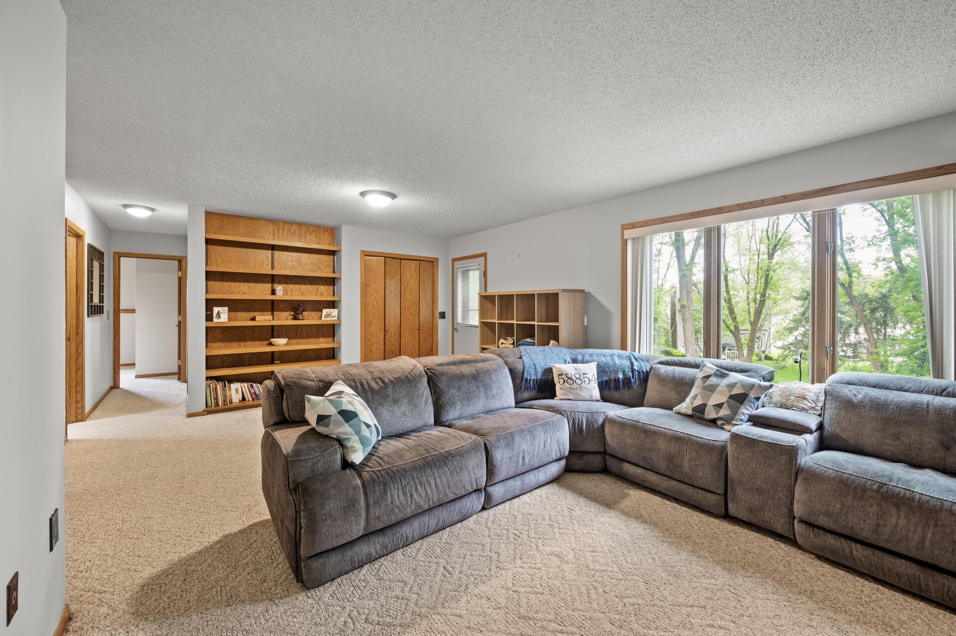 778 Sunset Drive, Eagan, Minnesota image 19
