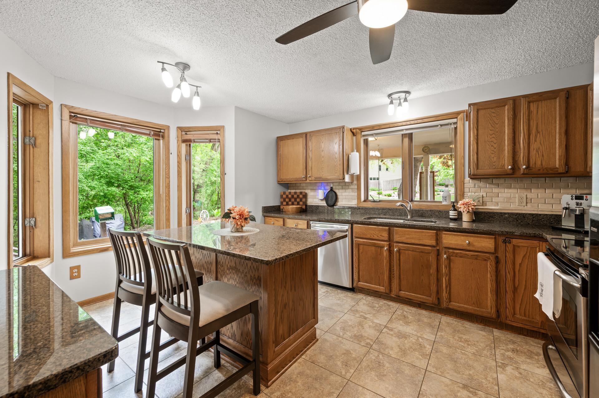 778 Sunset Drive, Eagan, Minnesota image 7