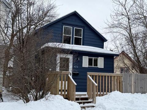 Homes For Sale - 824 12th Street<br/> Virginia, MN 55792