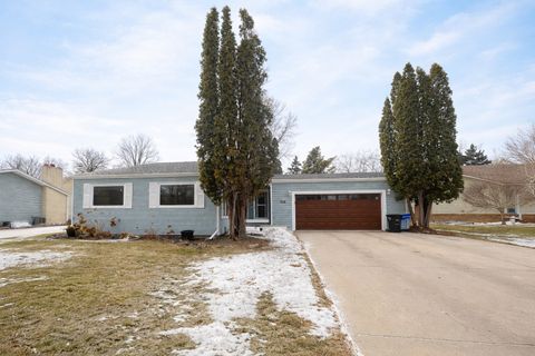 Homes For Sale - 3402 Par Street<br/> Cass County, Fargo, ND 58102