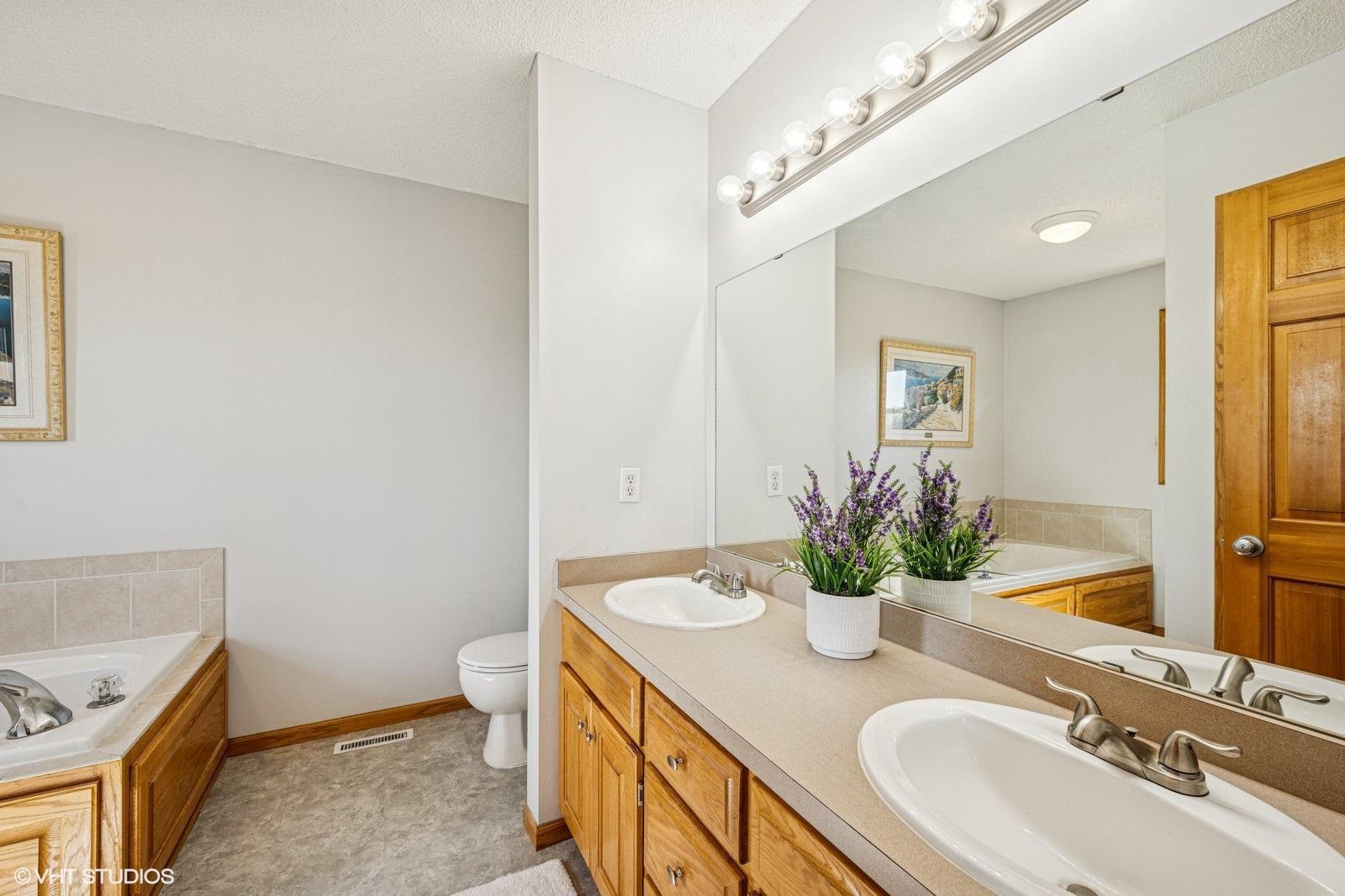 13984 Starlite Drive, Rogers, Minnesota image 28