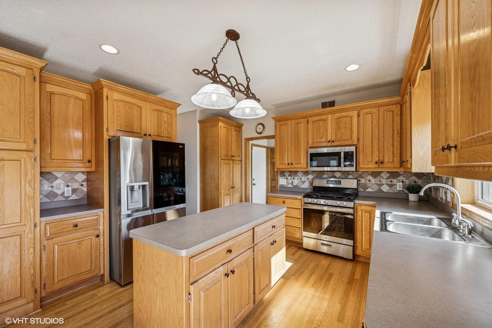 13984 Starlite Drive, Rogers, Minnesota image 17