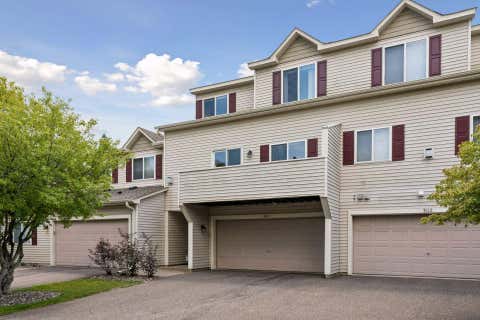 Townhouse For Sale - 9110 Comstock Lane<br/> Hennepin County, Maple Grove, MN 55311