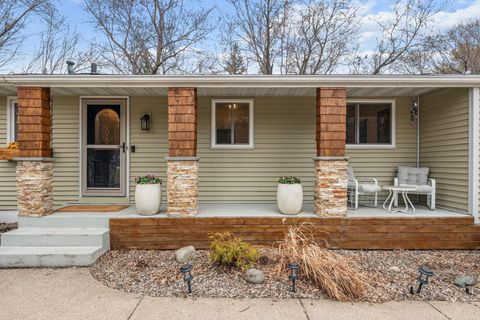 Homes For Sale - 16100 Temple Drive<br/> Minnetonka, MN 55345