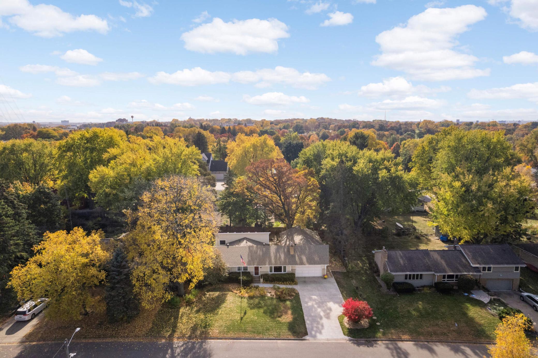2174 Rosewood Lane, Roseville, Minnesota image 34