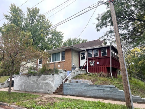 Homes For Sale - 215 Maple Street<br/> Saint Paul, MN 55106
