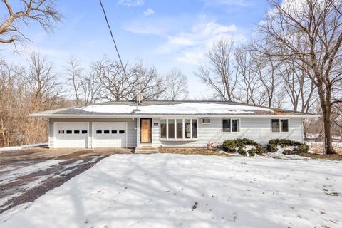 Homes For Sale - 7662 Pioneer Road<br/> Wyoming, MN 55092