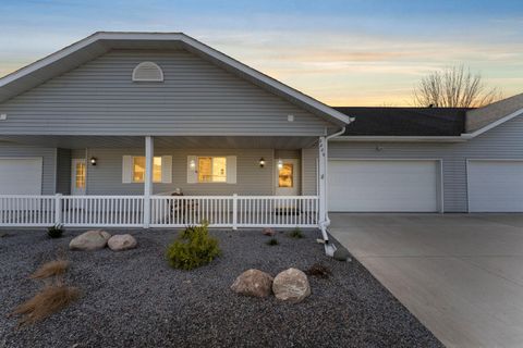 Townhouse For Sale - 2889 Long Lake Drive<br/> Stillwater, MN 55082