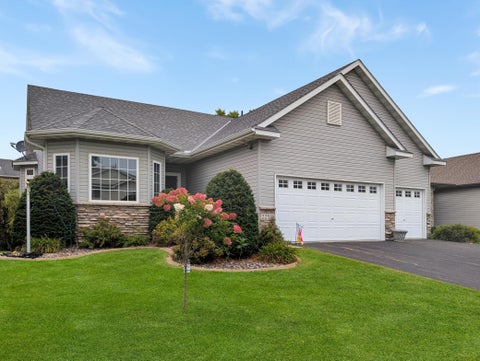 Townhouse For Sale - 22516 Evergreen Circle<br/> Forest Lake, MN 55025