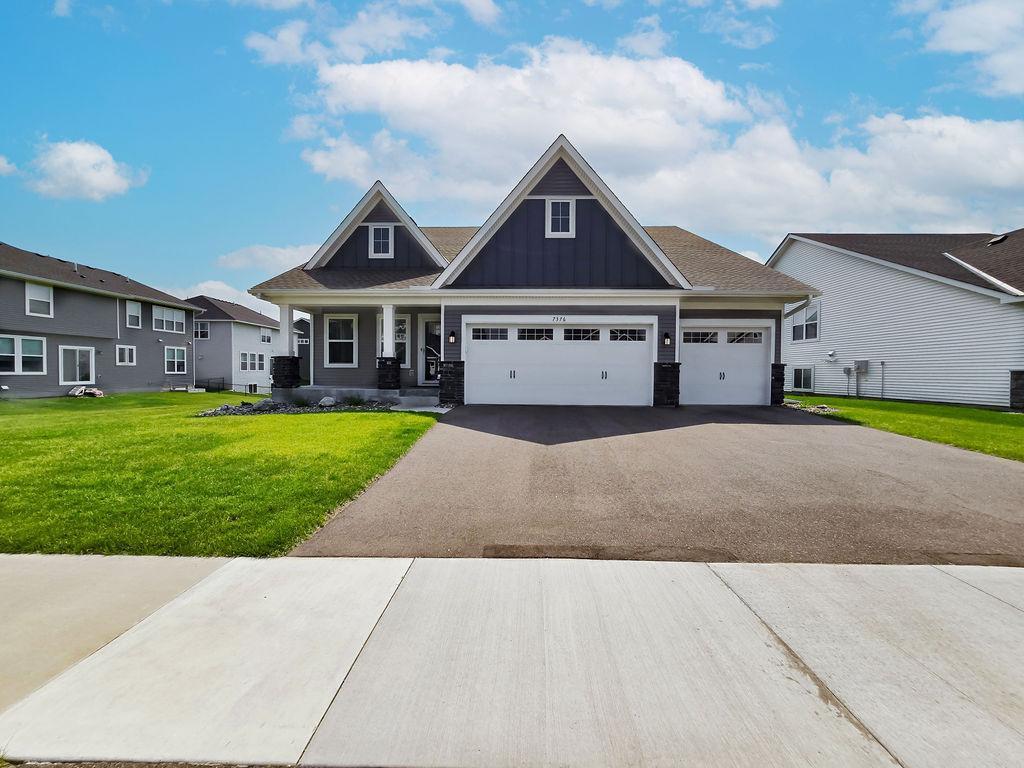 7376 Crane Drive, Hugo, Minnesota image 2
