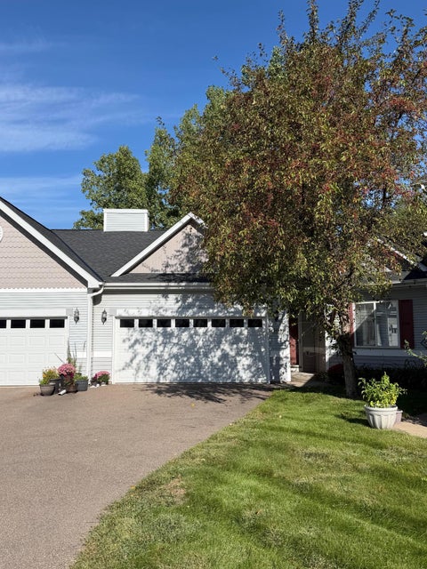 Townhouse For Sale - 1932 Christensen Avenue<br/> Saint Paul, MN 55118