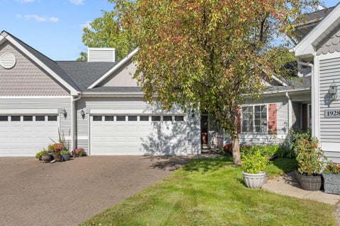Townhouse For Sale - 1932 Christensen Avenue<br/> Saint Paul, MN 55118