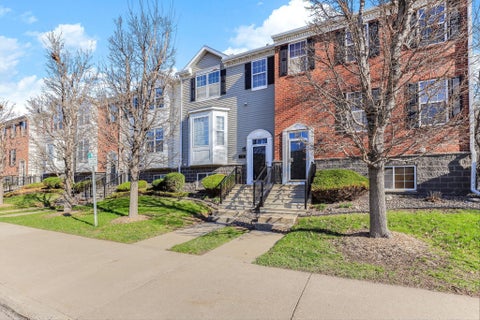 Townhouse For Sale - 727 2nd Street<br/> Hopkins, MN 55343