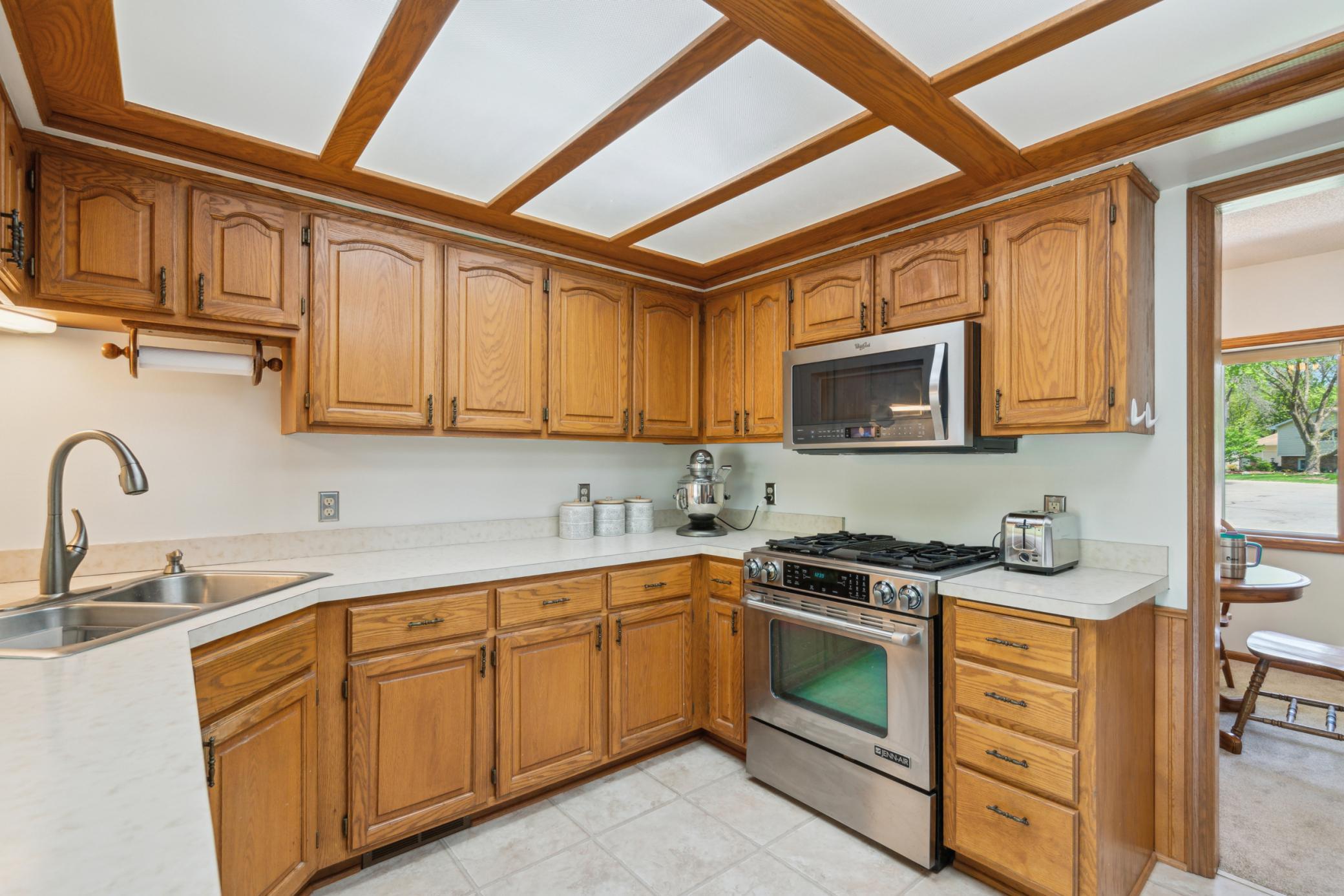 4335 Jonquil Lane, Plymouth, Minnesota image 8