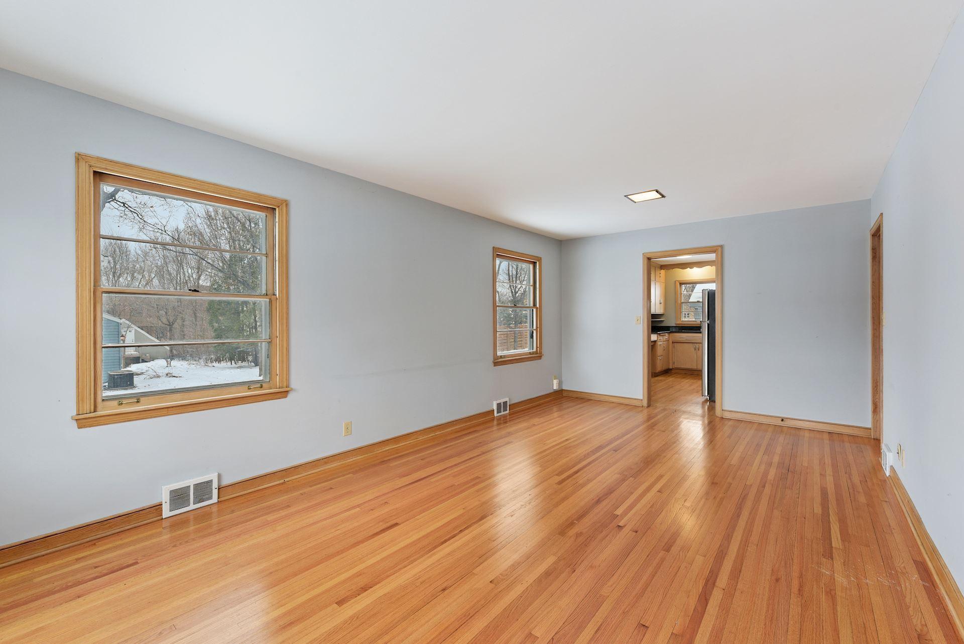 720 Wayzata Boulevard, Wayzata, Minnesota image 3
