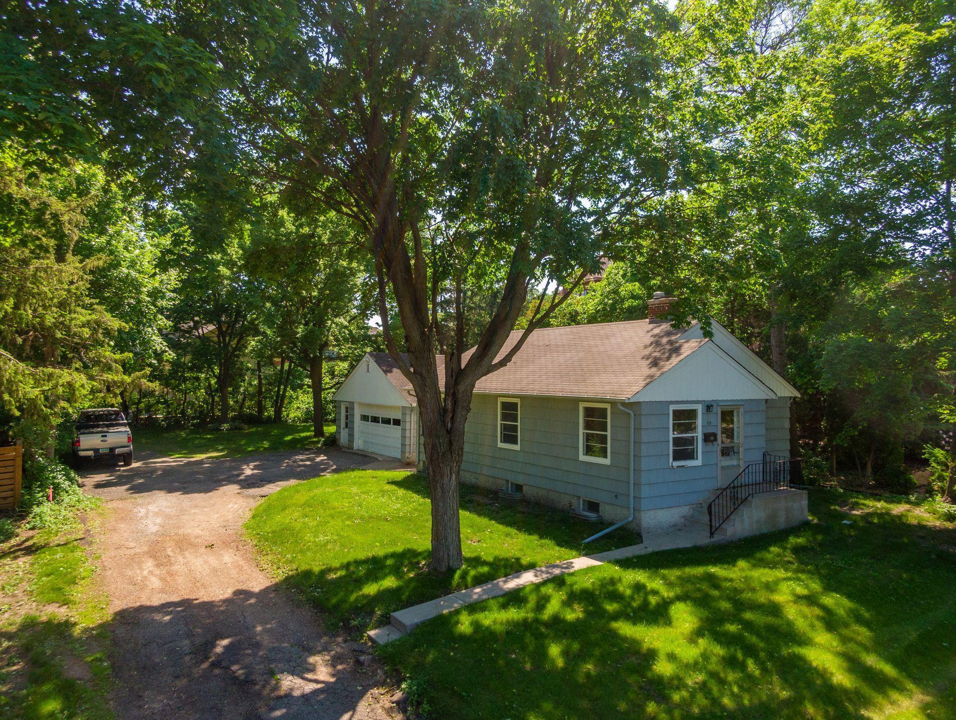 720 Wayzata Boulevard, Wayzata, Minnesota image 1