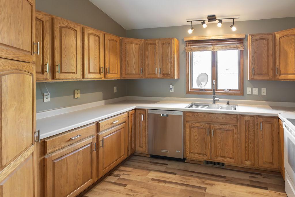 408 Harriet Street, Spicer, Minnesota image 4