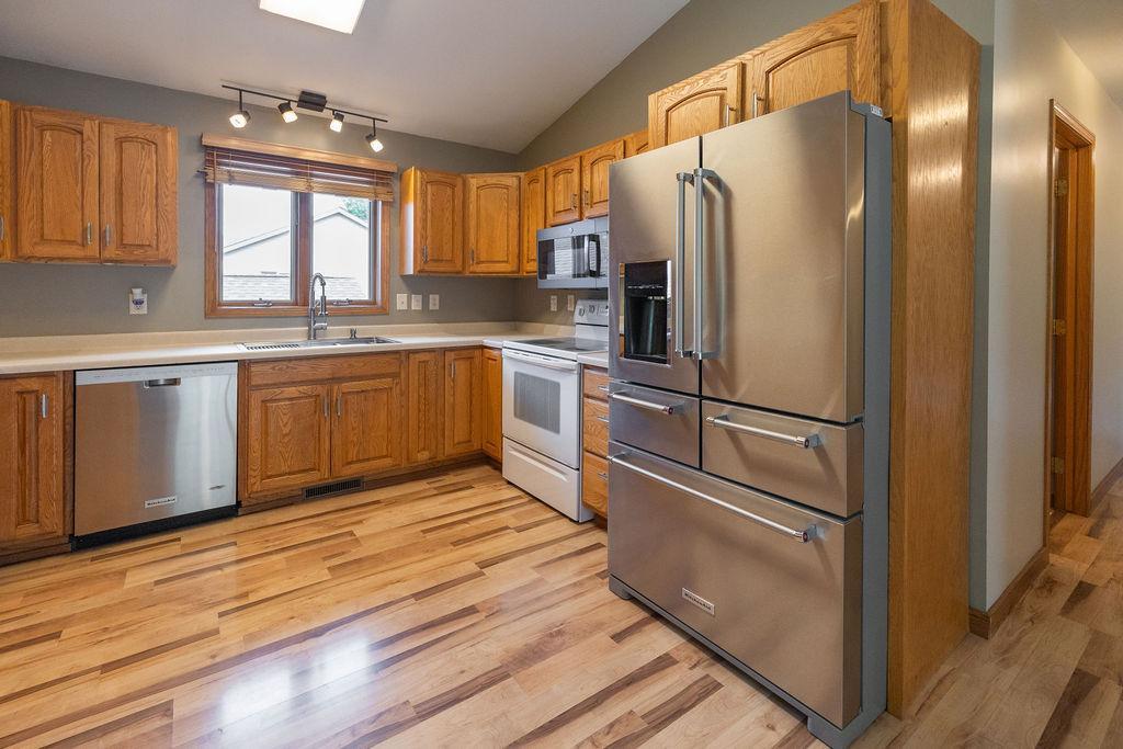 408 Harriet Street, Spicer, Minnesota image 5