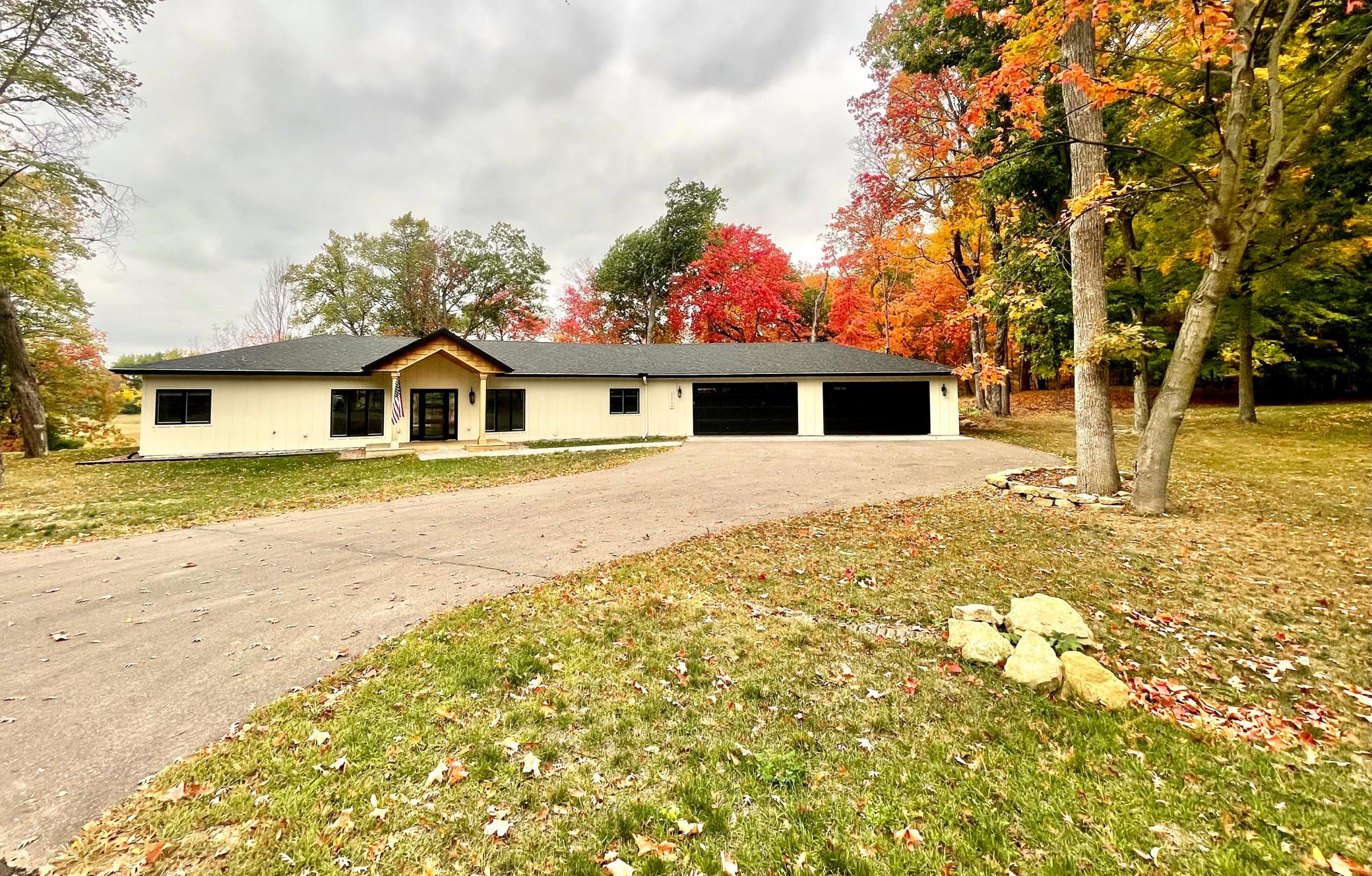 22798 Henna Avenue, Forest Lake, Minnesota image 1
