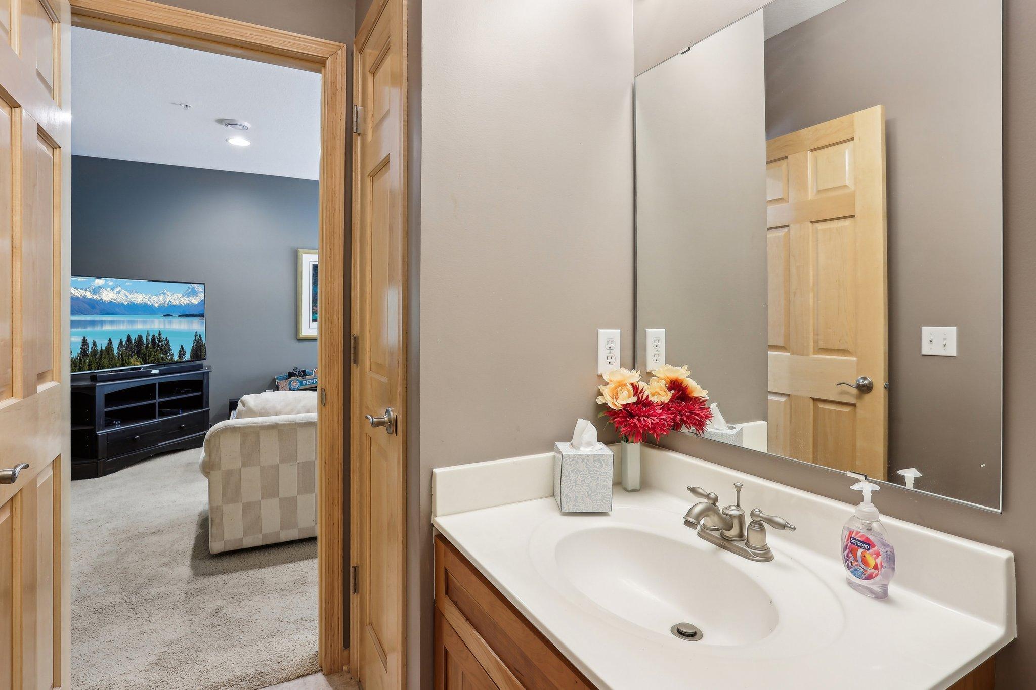 15561 Lilac Drive, Eden Prairie, Minnesota image 35