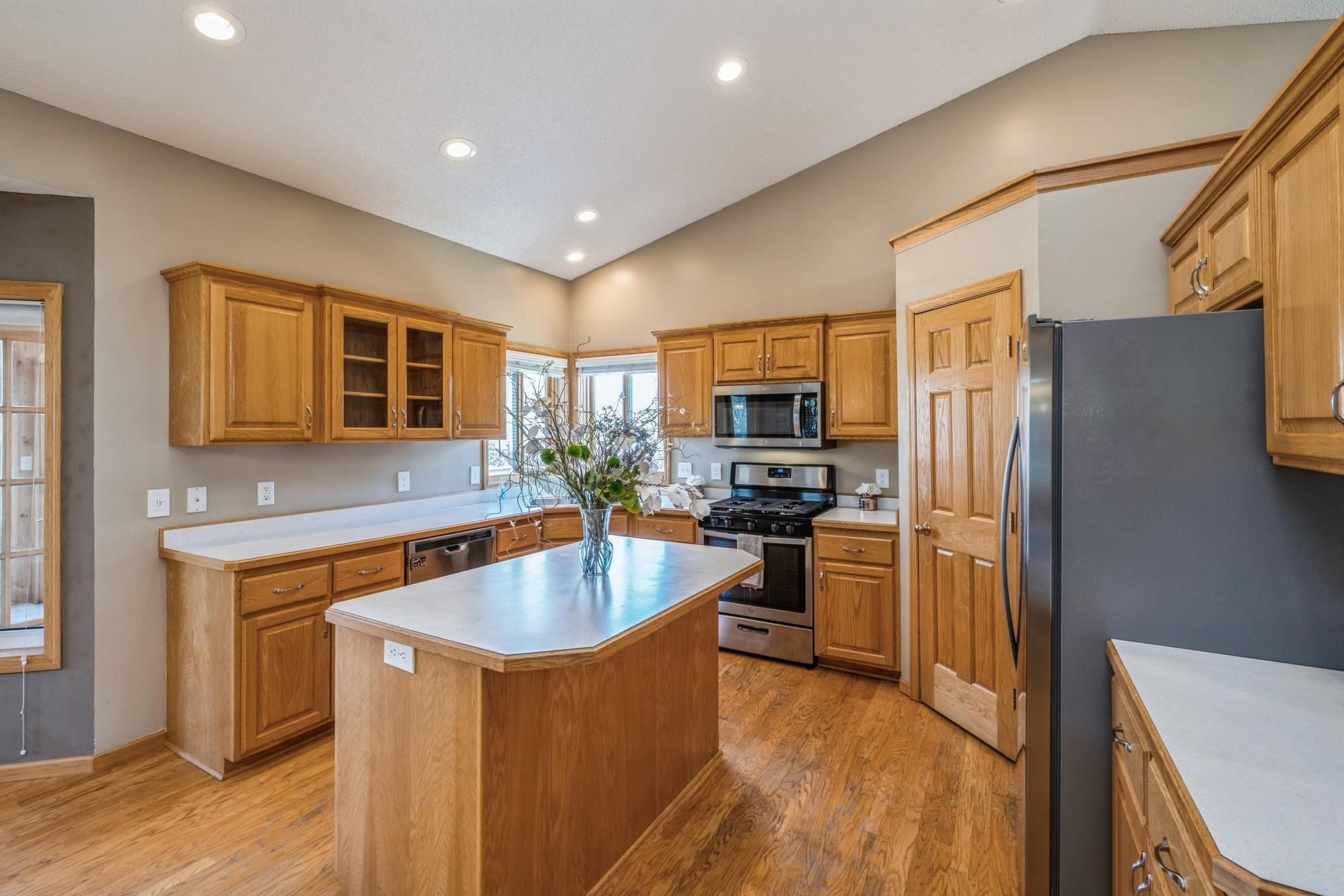 23554 Aspen Drive, Rogers, Minnesota image 5