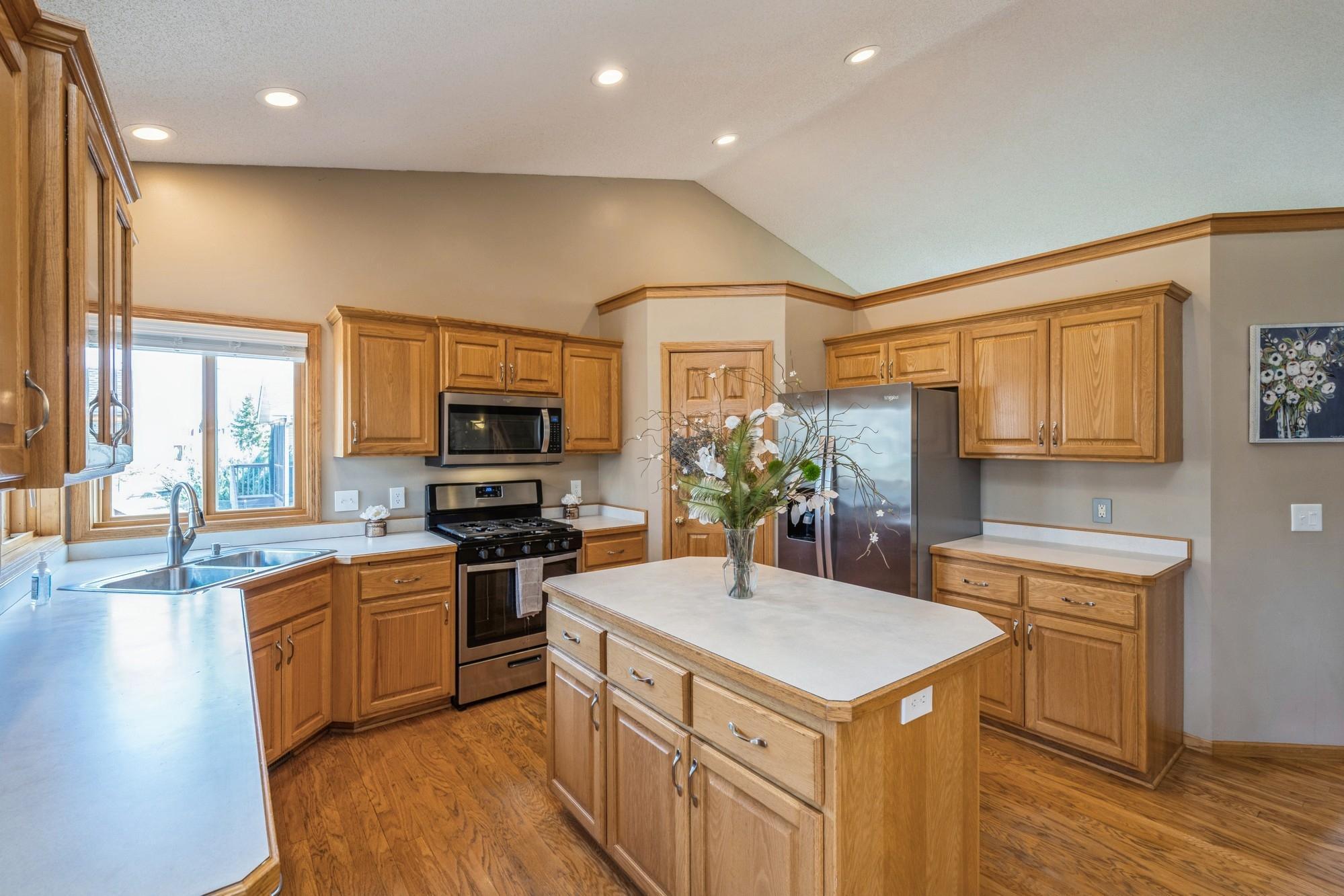 23554 Aspen Drive, Rogers, Minnesota image 6