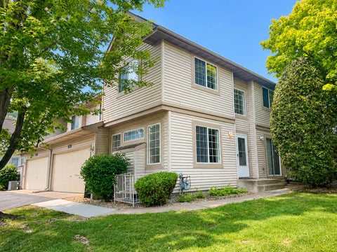 Townhouse For Sale - 1088 Lovell Avenue<br/> Roseville, MN 55113