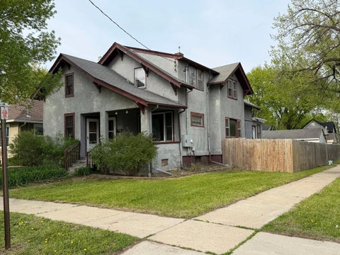 Homes For Sale - 1001 2nd Street<br/> Fargo, ND 58102