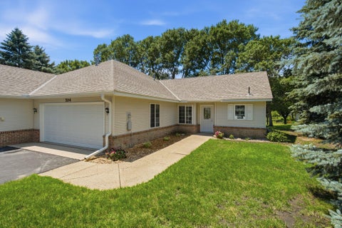 Homes For Sale - 704 24th Street<br/> Willmar, MN 56201