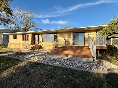 Homes For Sale - 146 Washington Avenue<br/> Alden, MN 56009