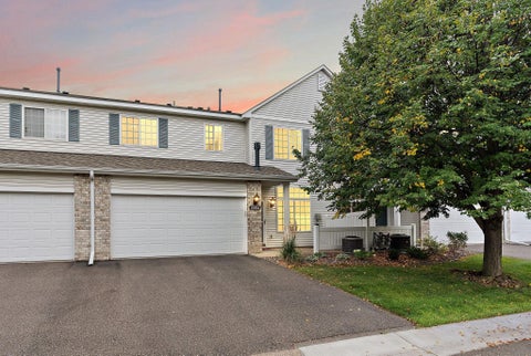 Townhouse For Sale - 18034 69th Place<br/> Maple Grove, MN 55311